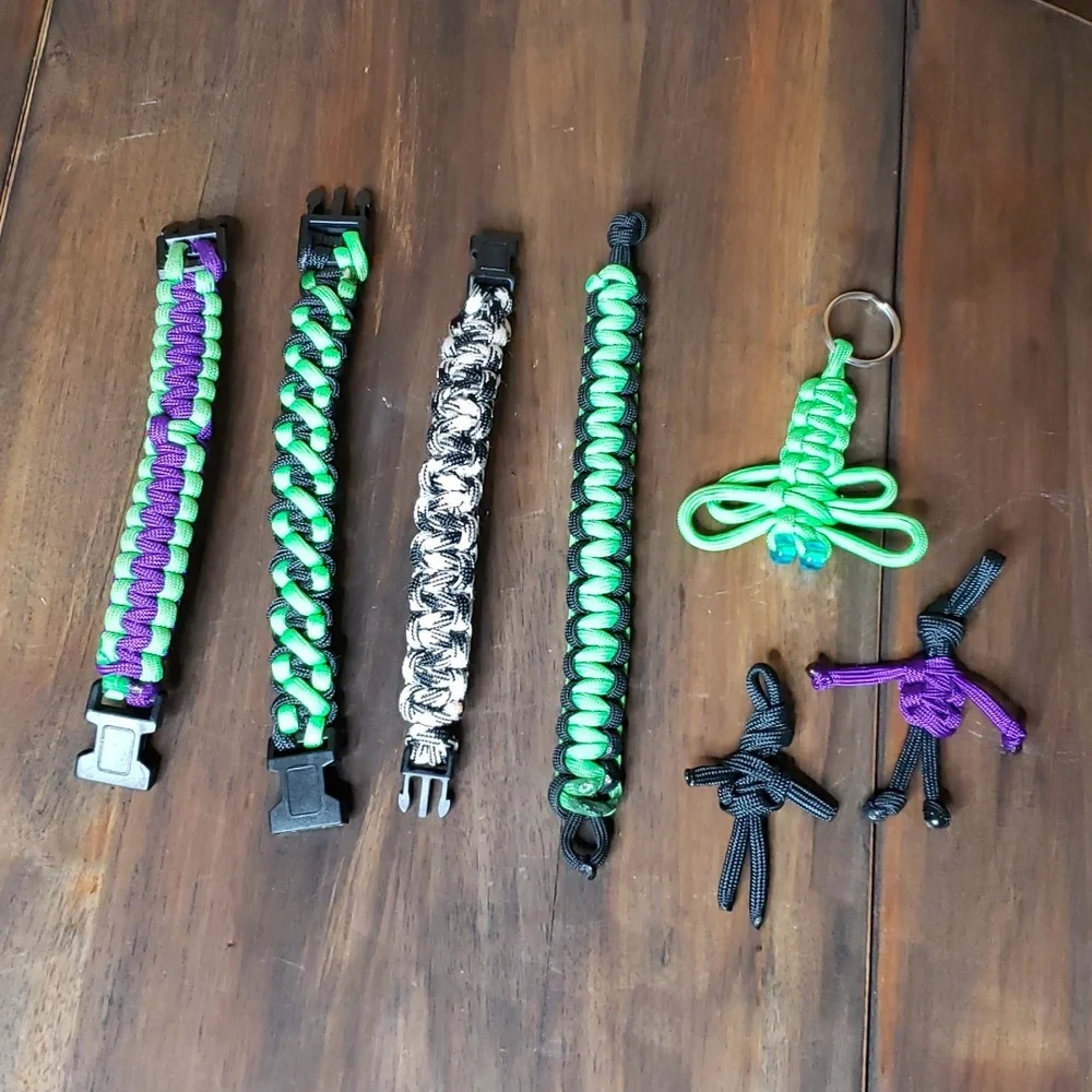 Bundle Handmade Paracord Woven Bracelest & Keychains